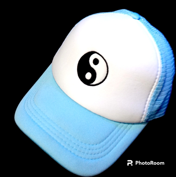 Snap-Back Ying/Yang Hat, Novelty, SkyBlue, White, Adjustable - Picture 4 of 12